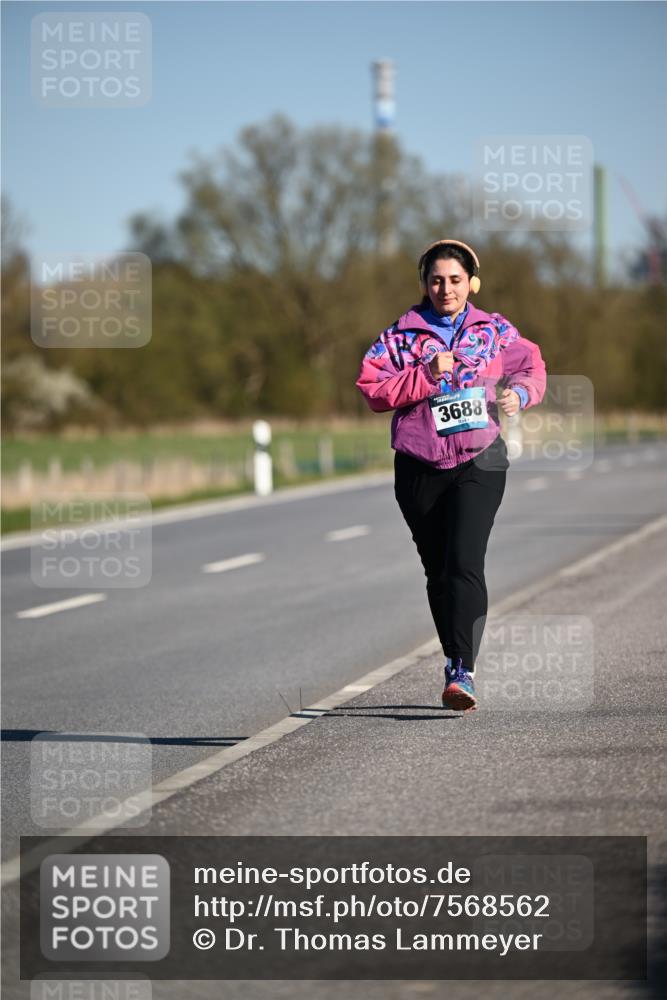 06.04.2025 - 44. Internationalen Wilhelmsburger Insellauf Dr. Thomas Lammeyer http://msf.ph/oto/7568562 06.04.2025 09:49:38 Laufen 3688 meine-sportfotos.de