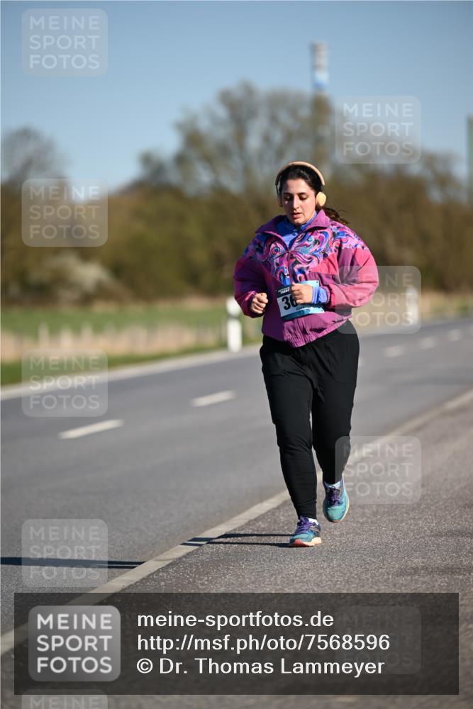 06.04.2025 - 44. Internationalen Wilhelmsburger Insellauf Dr. Thomas Lammeyer http://msf.ph/oto/7568596 06.04.2025 09:49:39 Laufen 30 meine-sportfotos.de