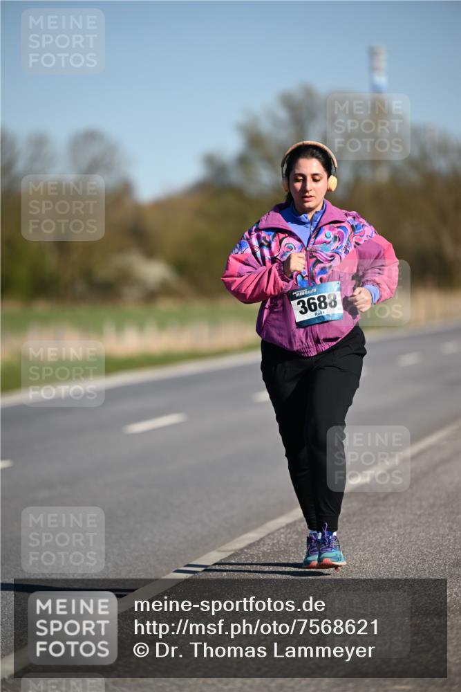 06.04.2025 - 44. Internationalen Wilhelmsburger Insellauf Dr. Thomas Lammeyer http://msf.ph/oto/7568621 06.04.2025 09:49:40 Laufen 3688 meine-sportfotos.de