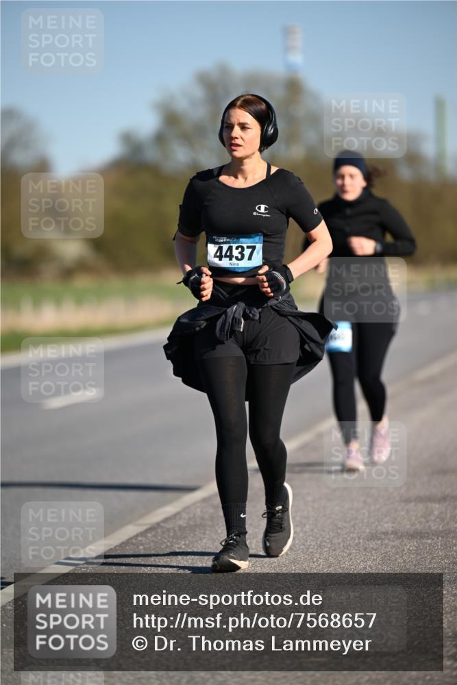 06.04.2025 - 44. Internationalen Wilhelmsburger Insellauf Dr. Thomas Lammeyer http://msf.ph/oto/7568657 06.04.2025 09:49:56 Laufen 4437 meine-sportfotos.de