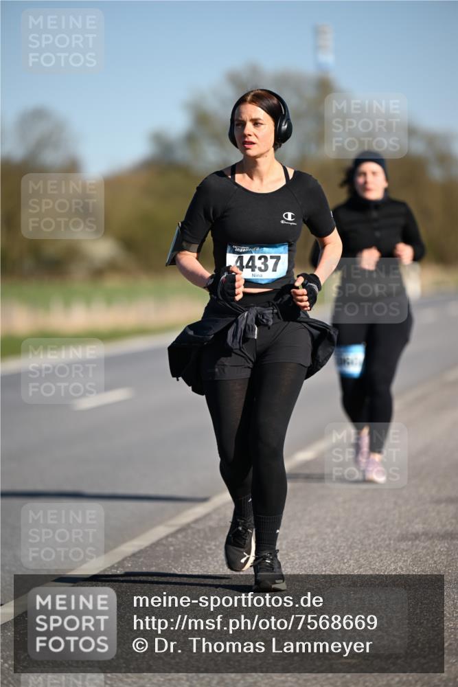 06.04.2025 - 44. Internationalen Wilhelmsburger Insellauf Dr. Thomas Lammeyer http://msf.ph/oto/7568669 06.04.2025 09:49:56 Laufen 4437 meine-sportfotos.de
