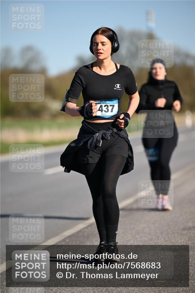06.04.2025 - 44. Internationalen Wilhelmsburger Insellauf Dr. Thomas Lammeyer http://msf.ph/oto/7568683 06.04.2025 09:49:57 Laufen 437 meine-sportfotos.de