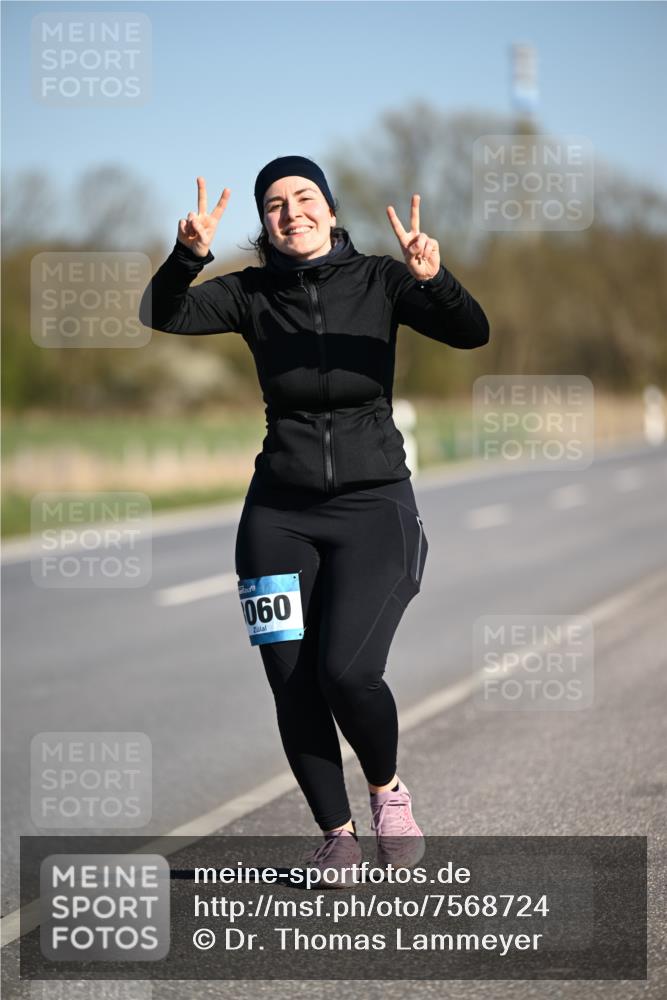 06.04.2025 - 44. Internationalen Wilhelmsburger Insellauf Dr. Thomas Lammeyer http://msf.ph/oto/7568724 06.04.2025 09:49:59 Laufen 060 meine-sportfotos.de