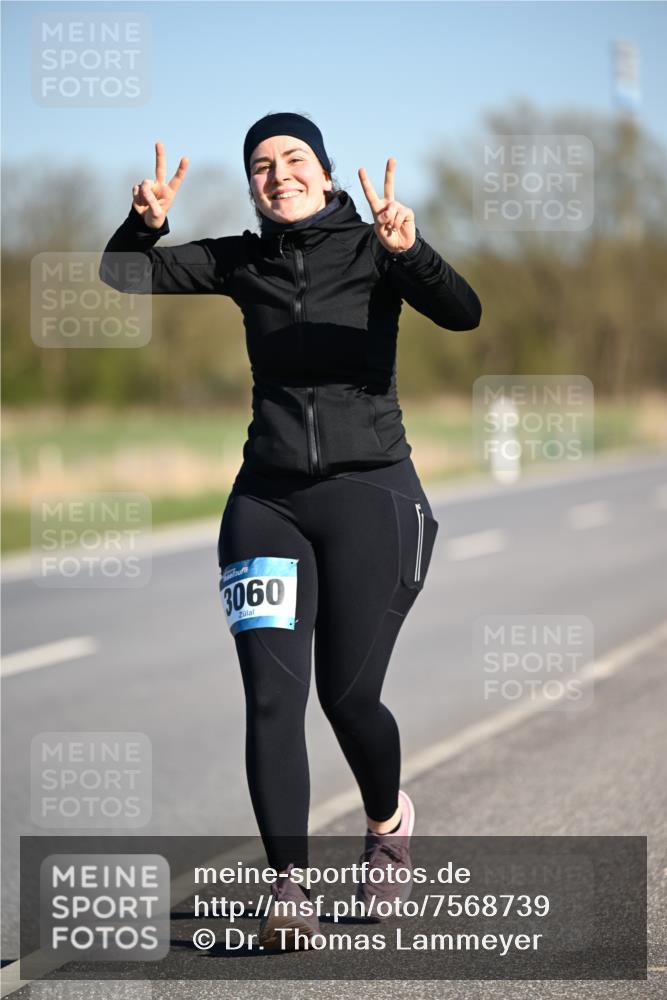 06.04.2025 - 44. Internationalen Wilhelmsburger Insellauf Dr. Thomas Lammeyer http://msf.ph/oto/7568739 06.04.2025 09:50:00 Laufen 3060 meine-sportfotos.de