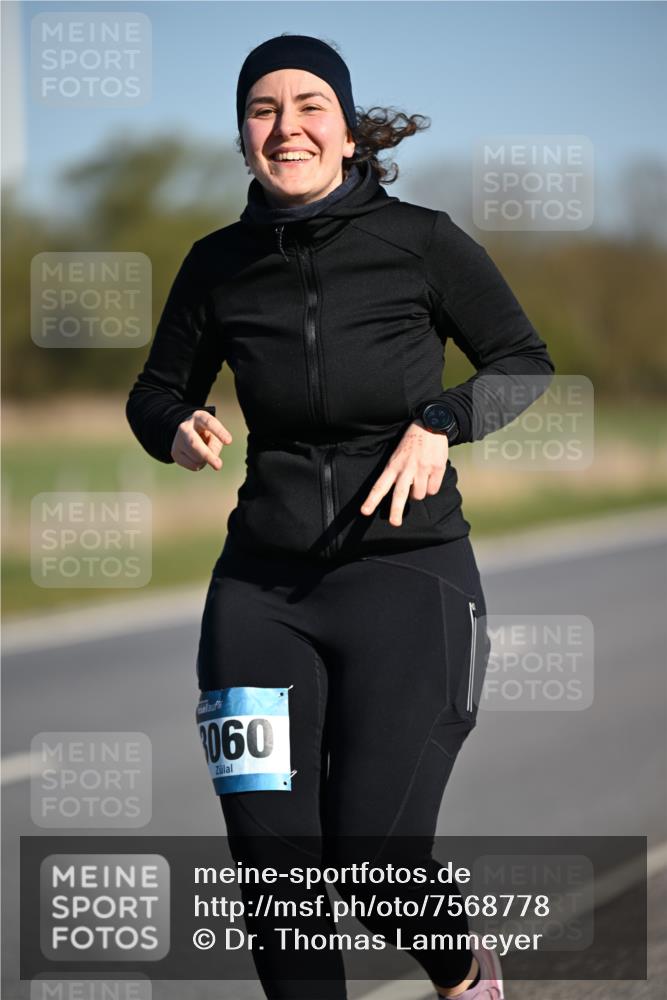 06.04.2025 - 44. Internationalen Wilhelmsburger Insellauf Dr. Thomas Lammeyer http://msf.ph/oto/7568778 06.04.2025 09:50:01 Laufen 060 meine-sportfotos.de