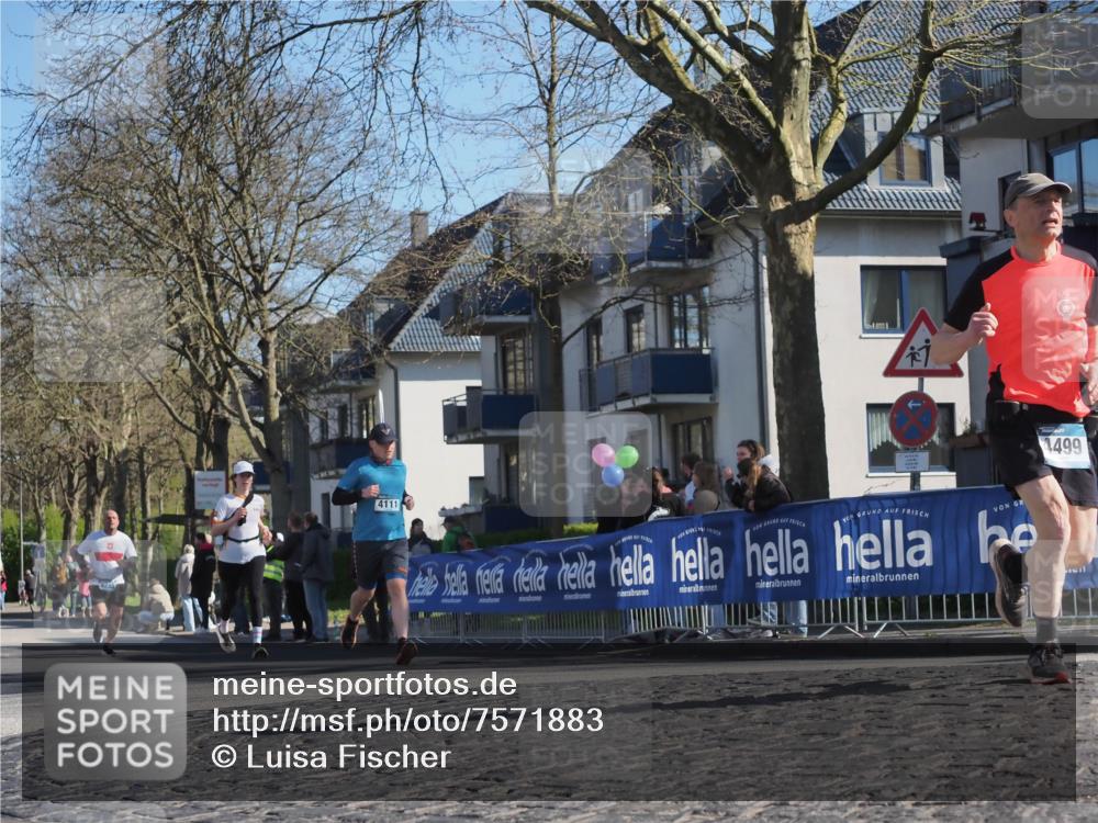 06.04.2025 - 44. Internationalen Wilhelmsburger Insellauf Luisa Fischer http://msf.ph/oto/7571883 06.04.2025 10:41:02 Ziel 42, 4111, 1499 meine-sportfotos.de