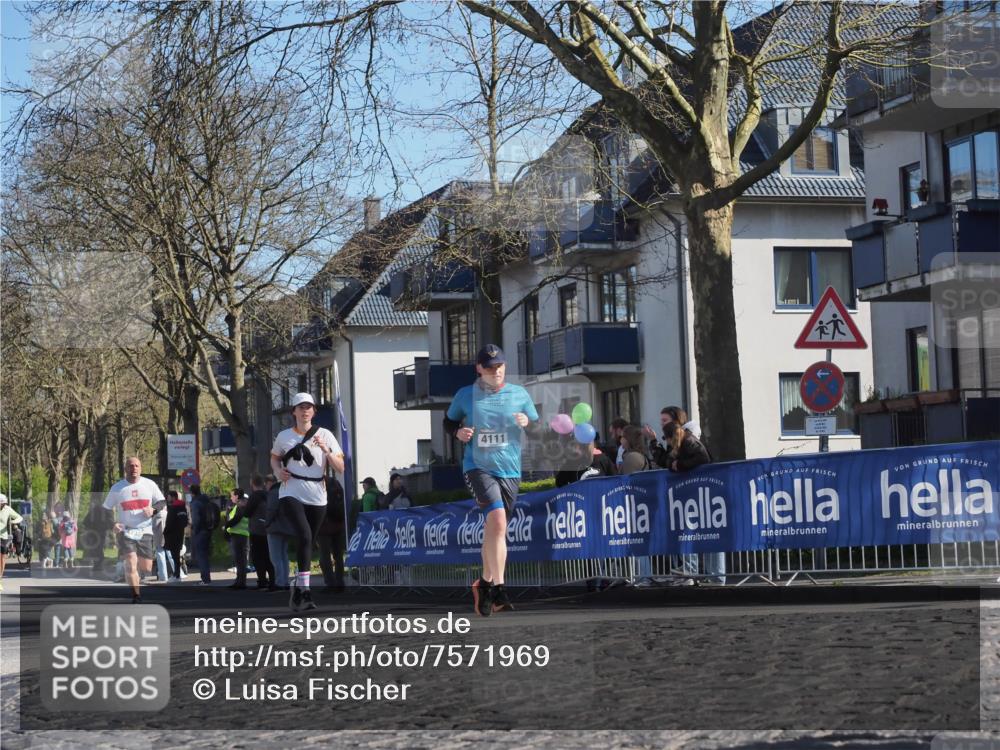 06.04.2025 - 44. Internationalen Wilhelmsburger Insellauf Luisa Fischer http://msf.ph/oto/7571969 06.04.2025 10:41:03 Ziel 4111 meine-sportfotos.de