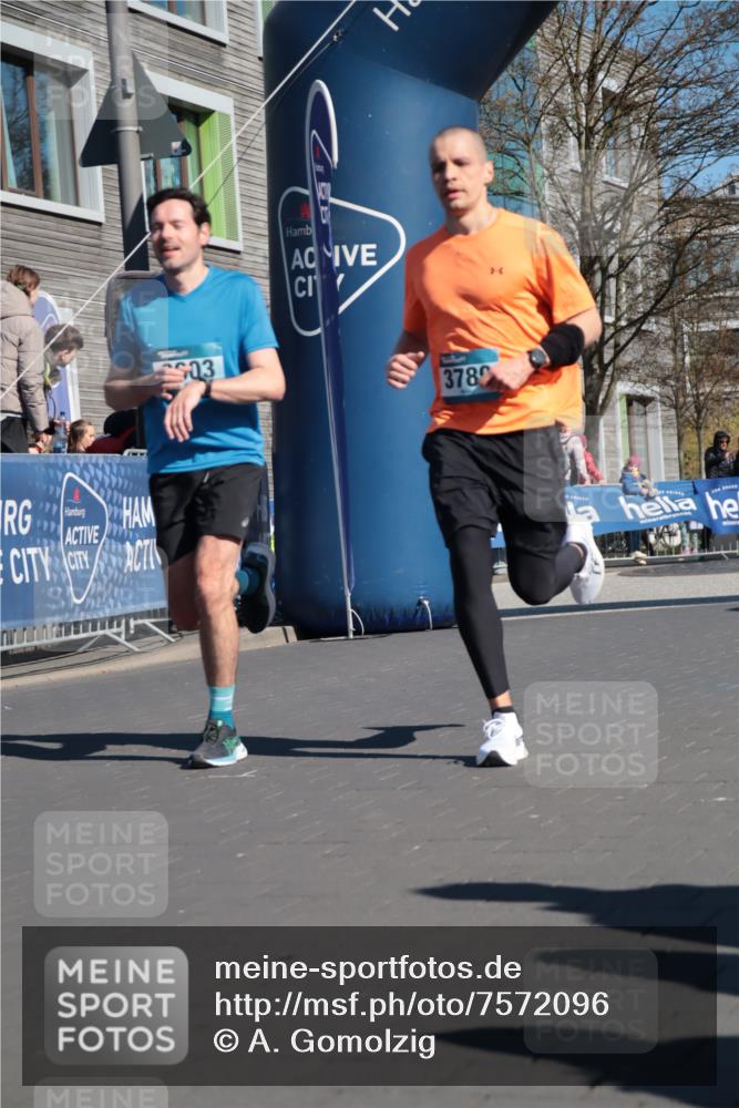 06.04.2025 - 44. Internationalen Wilhelmsburger Insellauf A. Gomolzig http://msf.ph/oto/7572096 06.04.2025 10:44:57 Ziel 3603, 3789, 4480 meine-sportfotos.de