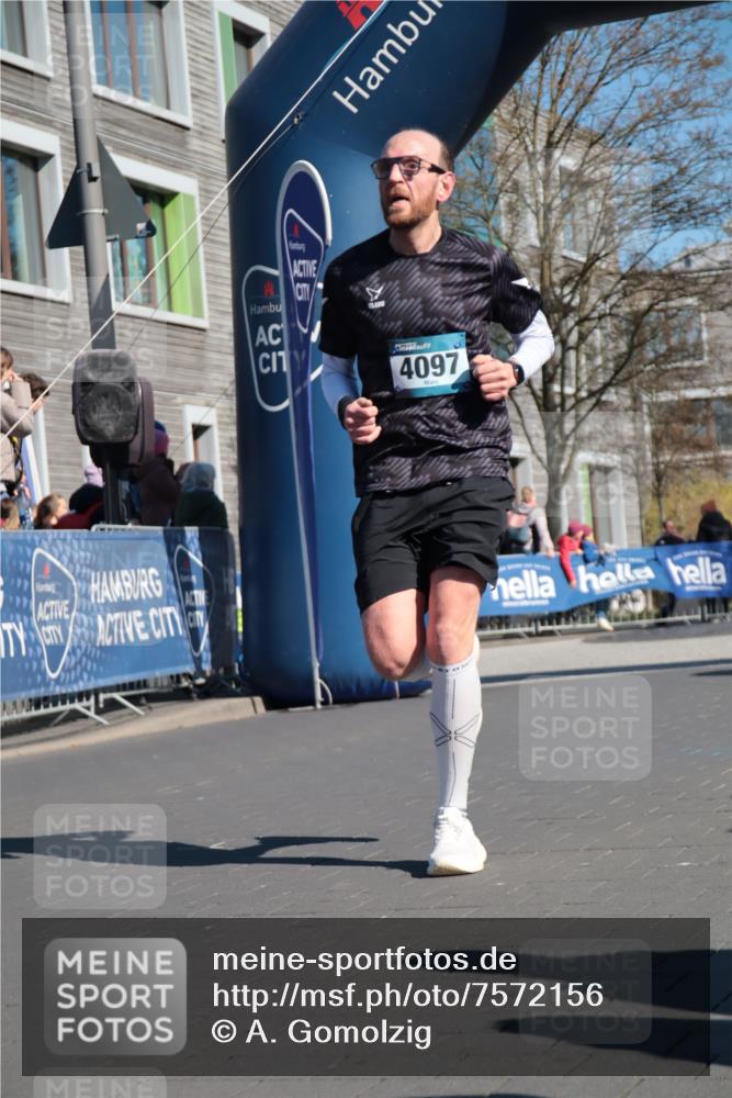 06.04.2025 - 44. Internationalen Wilhelmsburger Insellauf A. Gomolzig http://msf.ph/oto/7572156 06.04.2025 10:44:49 Ziel 3498, 3893, 4097, 4480 meine-sportfotos.de