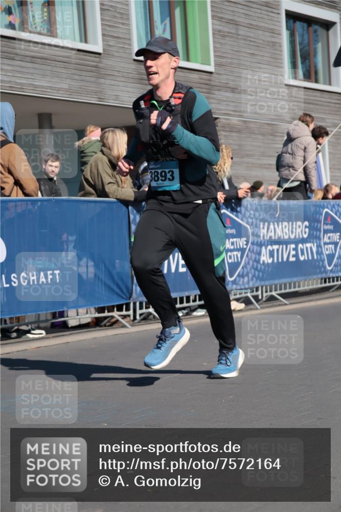 06.04.2025 - 44. Internationalen Wilhelmsburger Insellauf A. Gomolzig http://msf.ph/oto/7572164 06.04.2025 10:44:47 Ziel 3498, 3893, 3916, 4097, 4480 meine-sportfotos.de