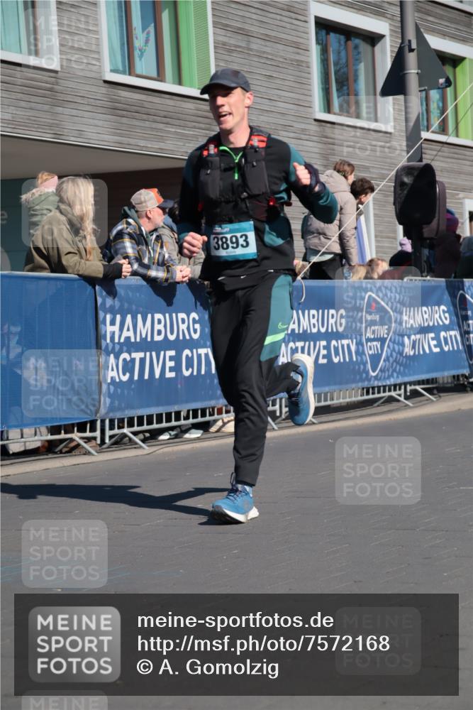 06.04.2025 - 44. Internationalen Wilhelmsburger Insellauf A. Gomolzig http://msf.ph/oto/7572168 06.04.2025 10:44:46 Ziel 3498, 3893, 3916, 4097 meine-sportfotos.de