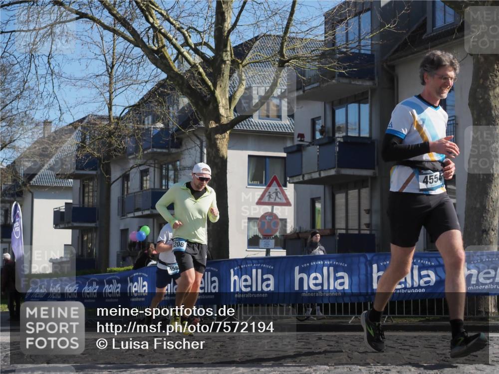 06.04.2025 - 44. Internationalen Wilhelmsburger Insellauf Luisa Fischer http://msf.ph/oto/7572194 06.04.2025 10:41:13 Ziel 208, 4554, 458 meine-sportfotos.de