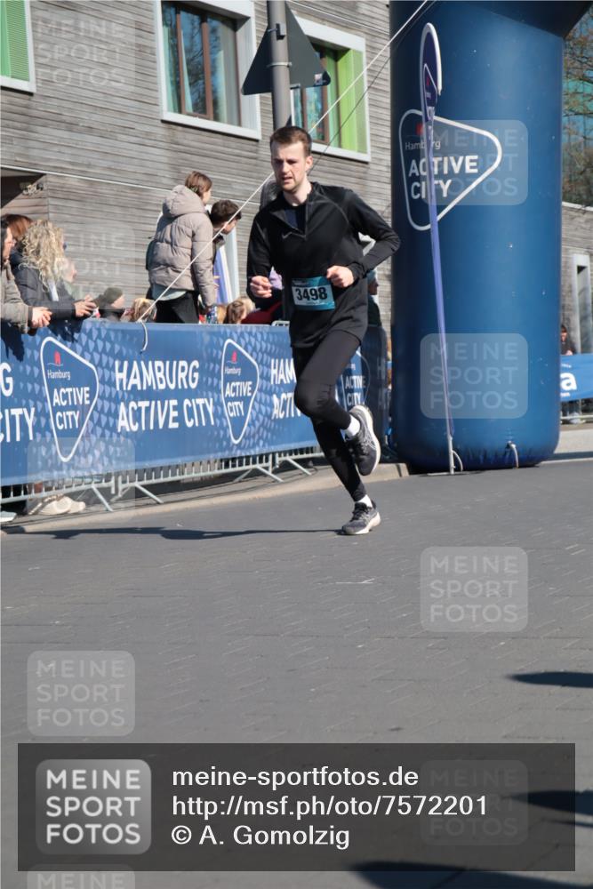 06.04.2025 - 44. Internationalen Wilhelmsburger Insellauf A. Gomolzig http://msf.ph/oto/7572201 06.04.2025 10:44:44 Ziel 3498, 3893, 3916, 4097 meine-sportfotos.de