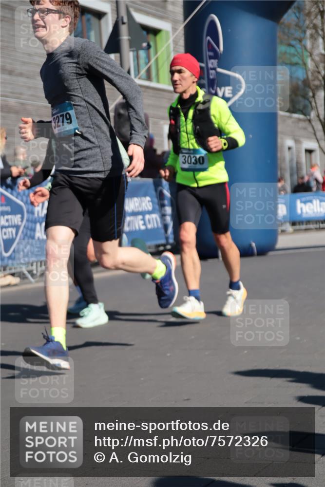 06.04.2025 - 44. Internationalen Wilhelmsburger Insellauf A. Gomolzig http://msf.ph/oto/7572326 06.04.2025 10:44:31 Ziel 3030, 3031, 3279, 3518, 3982, 4025, 4304, 4371, 4372, 4405, 4549, 5087, 5088 meine-sportfotos.de