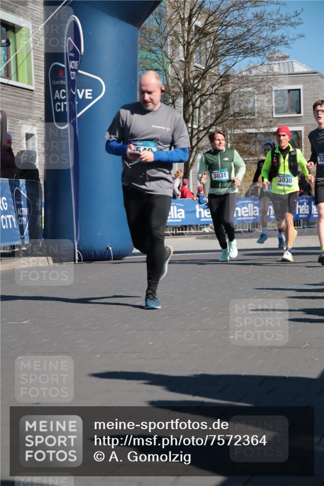 06.04.2025 - 44. Internationalen Wilhelmsburger Insellauf A. Gomolzig http://msf.ph/oto/7572364 06.04.2025 10:44:29 Ziel 3030, 3031, 3279, 3518, 4025, 4372, 4405, 4549 meine-sportfotos.de