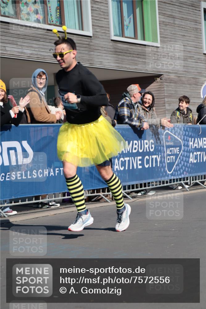 06.04.2025 - 44. Internationalen Wilhelmsburger Insellauf A. Gomolzig http://msf.ph/oto/7572556 06.04.2025 10:43:58 Ziel 4222, 4509, 5063 meine-sportfotos.de