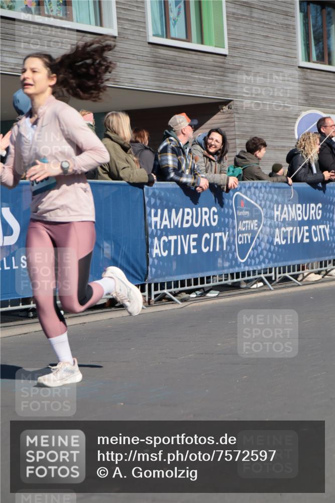 06.04.2025 - 44. Internationalen Wilhelmsburger Insellauf A. Gomolzig http://msf.ph/oto/7572597 06.04.2025 10:43:55 Ziel 3219, 4222, 4509, 5063 meine-sportfotos.de