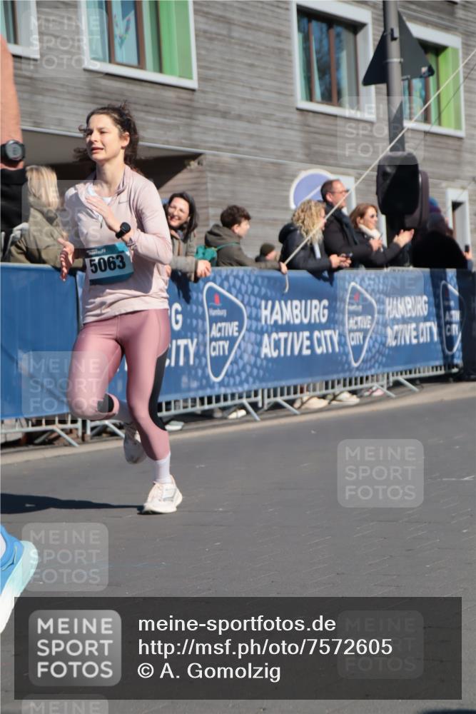 06.04.2025 - 44. Internationalen Wilhelmsburger Insellauf A. Gomolzig http://msf.ph/oto/7572605 06.04.2025 10:43:55 Ziel 3219, 4222, 4509, 5063 meine-sportfotos.de