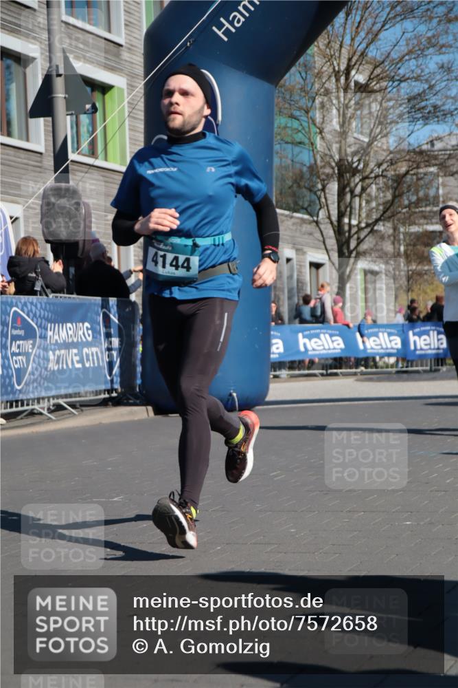 06.04.2025 - 44. Internationalen Wilhelmsburger Insellauf A. Gomolzig http://msf.ph/oto/7572658 06.04.2025 10:43:49 Ziel 3219, 3268, 3380, 4144, 4502, 4509, 5063 meine-sportfotos.de
