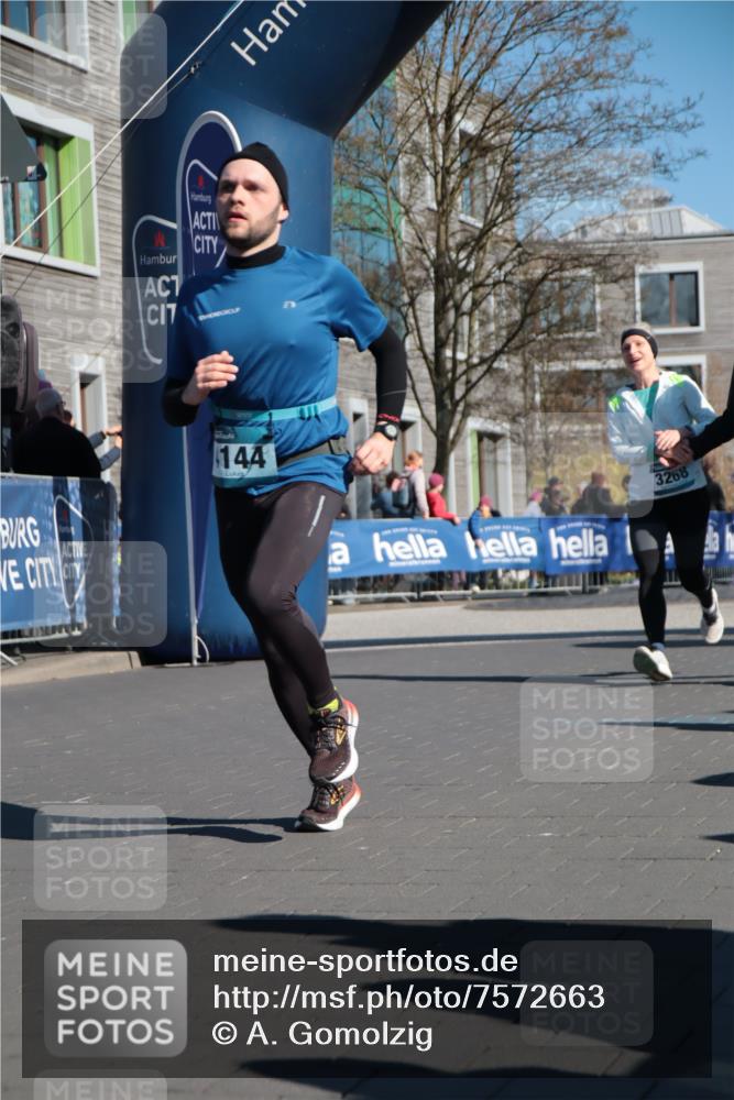 06.04.2025 - 44. Internationalen Wilhelmsburger Insellauf A. Gomolzig http://msf.ph/oto/7572663 06.04.2025 10:43:49 Ziel 3219, 3268, 3380, 4144, 4502, 4509, 5063 meine-sportfotos.de
