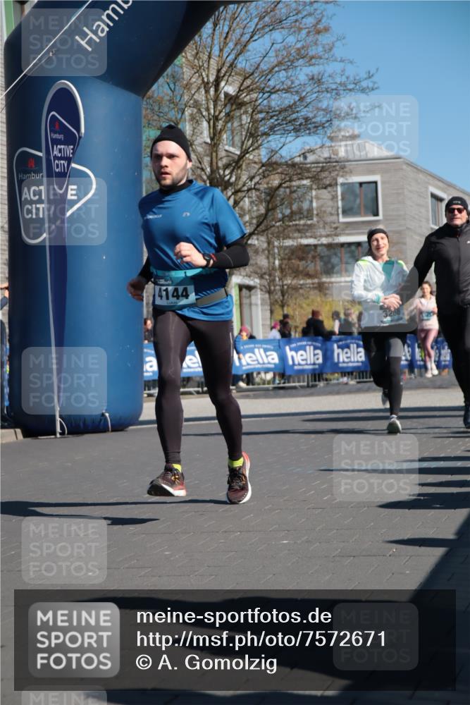 06.04.2025 - 44. Internationalen Wilhelmsburger Insellauf A. Gomolzig http://msf.ph/oto/7572671 06.04.2025 10:43:48 Ziel 3219, 3268, 3380, 4144, 4502, 4509, 5063 meine-sportfotos.de