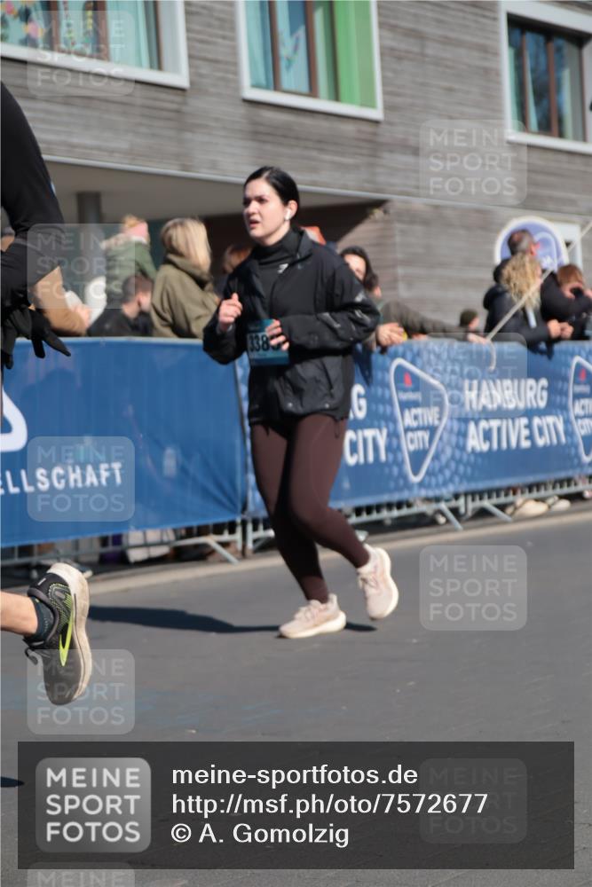 06.04.2025 - 44. Internationalen Wilhelmsburger Insellauf A. Gomolzig http://msf.ph/oto/7572677 06.04.2025 10:43:47 Ziel 3219, 3268, 3380, 4144, 4476, 4502, 4509 meine-sportfotos.de