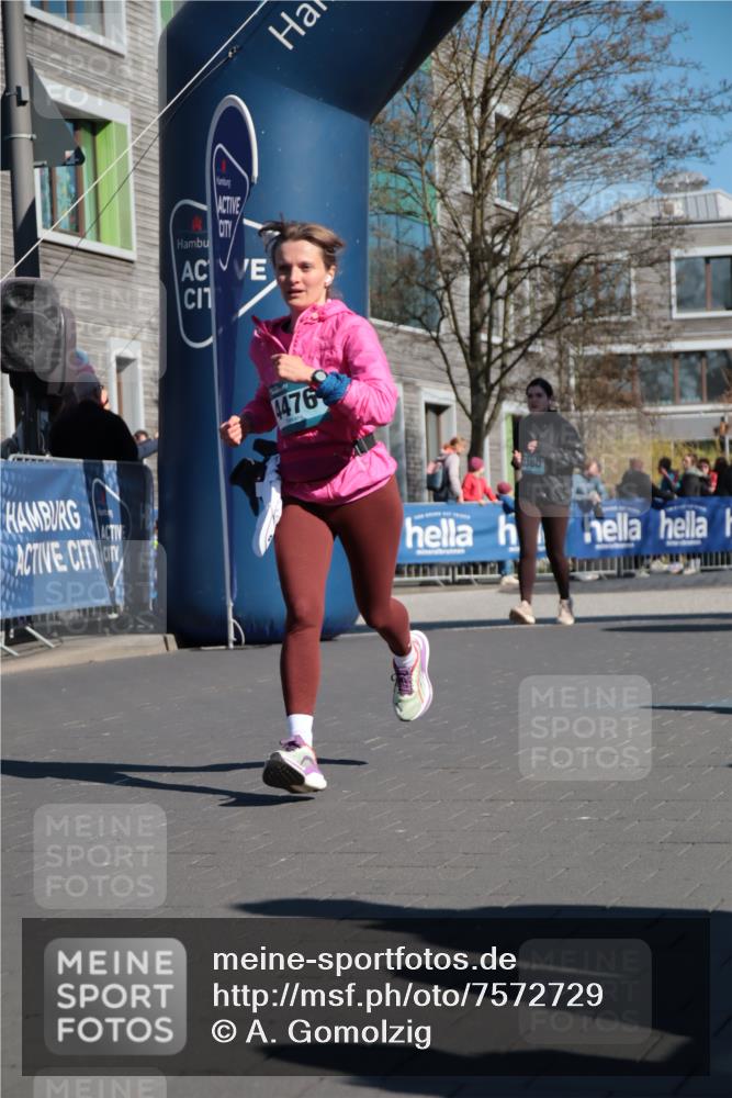 06.04.2025 - 44. Internationalen Wilhelmsburger Insellauf A. Gomolzig http://msf.ph/oto/7572729 06.04.2025 10:43:42 Ziel 3380, 4476, 4502, 4536 meine-sportfotos.de