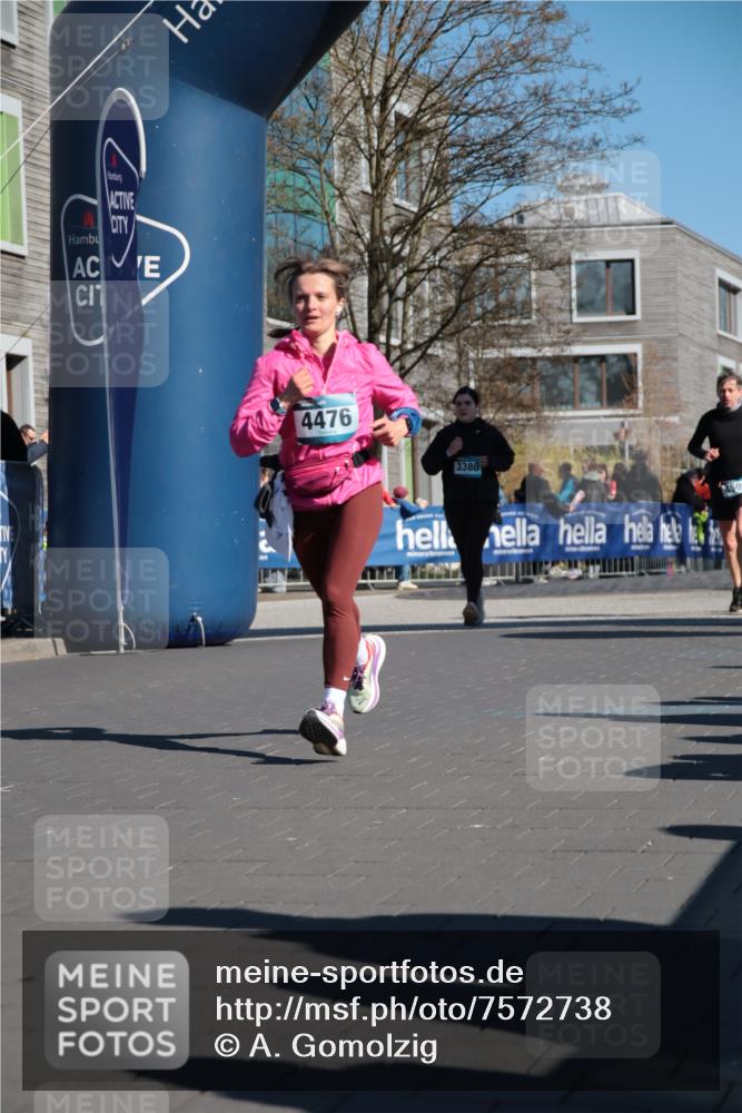 06.04.2025 - 44. Internationalen Wilhelmsburger Insellauf A. Gomolzig http://msf.ph/oto/7572738 06.04.2025 10:43:42 Ziel 3380, 4476, 4502, 4536 meine-sportfotos.de