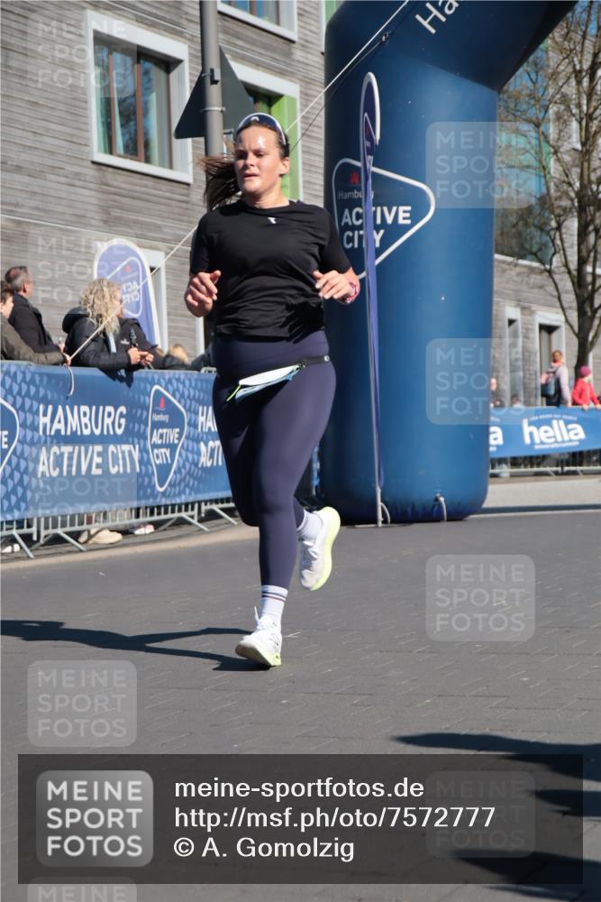 06.04.2025 - 44. Internationalen Wilhelmsburger Insellauf A. Gomolzig http://msf.ph/oto/7572777 06.04.2025 10:43:36 Ziel 3735, 3821, 3924, 4446, 4476, 4536 meine-sportfotos.de