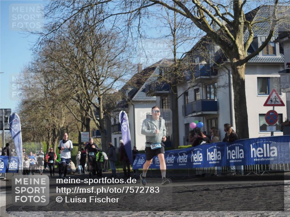 06.04.2025 - 44. Internationalen Wilhelmsburger Insellauf Luisa Fischer http://msf.ph/oto/7572783 06.04.2025 10:41:24 Ziel 3432, 3575 meine-sportfotos.de