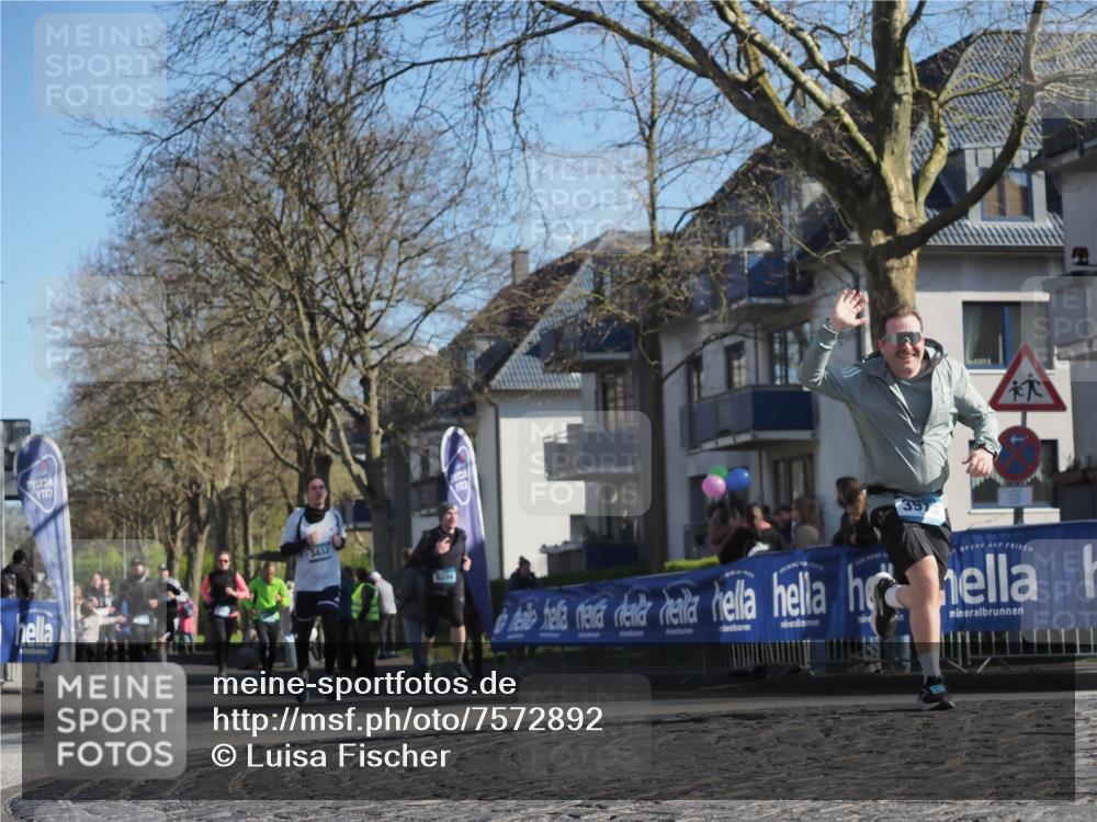 06.04.2025 - 44. Internationalen Wilhelmsburger Insellauf Luisa Fischer http://msf.ph/oto/7572892 06.04.2025 10:41:25 Ziel 3432 meine-sportfotos.de