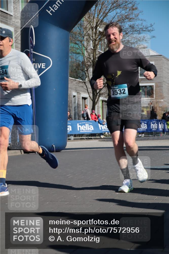 06.04.2025 - 44. Internationalen Wilhelmsburger Insellauf A. Gomolzig http://msf.ph/oto/7572956 06.04.2025 10:43:09 Ziel 3281, 3466, 3484, 3512, 3532, 3743, 3927, 4181, 4613 meine-sportfotos.de