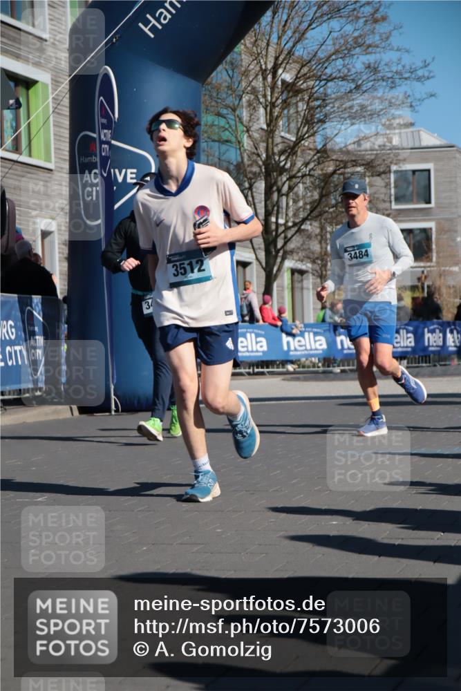 06.04.2025 - 44. Internationalen Wilhelmsburger Insellauf A. Gomolzig http://msf.ph/oto/7573006 06.04.2025 10:43:08 Ziel 3281, 3466, 3484, 3512, 3532, 3743, 3927, 4181, 4613 meine-sportfotos.de