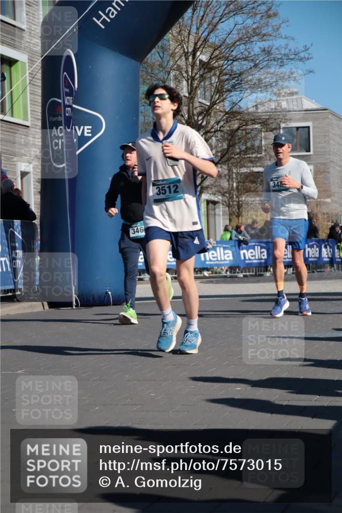 06.04.2025 - 44. Internationalen Wilhelmsburger Insellauf A. Gomolzig http://msf.ph/oto/7573015 06.04.2025 10:43:07 Ziel 3281, 3466, 3484, 3512, 3532, 3743, 3927, 4181, 4613 meine-sportfotos.de