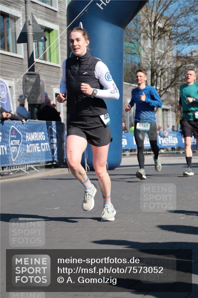 06.04.2025 - 44. Internationalen Wilhelmsburger Insellauf A. Gomolzig http://msf.ph/oto/7573052 06.04.2025 10:43:05 Ziel 3281, 3307, 3466, 3484, 3512, 3532, 3743, 3927, 4181, 4613 meine-sportfotos.de