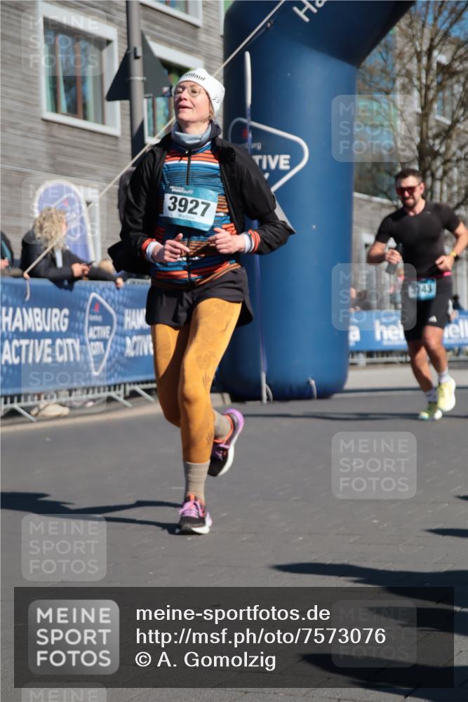 06.04.2025 - 44. Internationalen Wilhelmsburger Insellauf A. Gomolzig http://msf.ph/oto/7573076 06.04.2025 10:43:03 Ziel 3281, 3307, 3466, 3484, 3512, 3743, 3927, 4181, 4613 meine-sportfotos.de