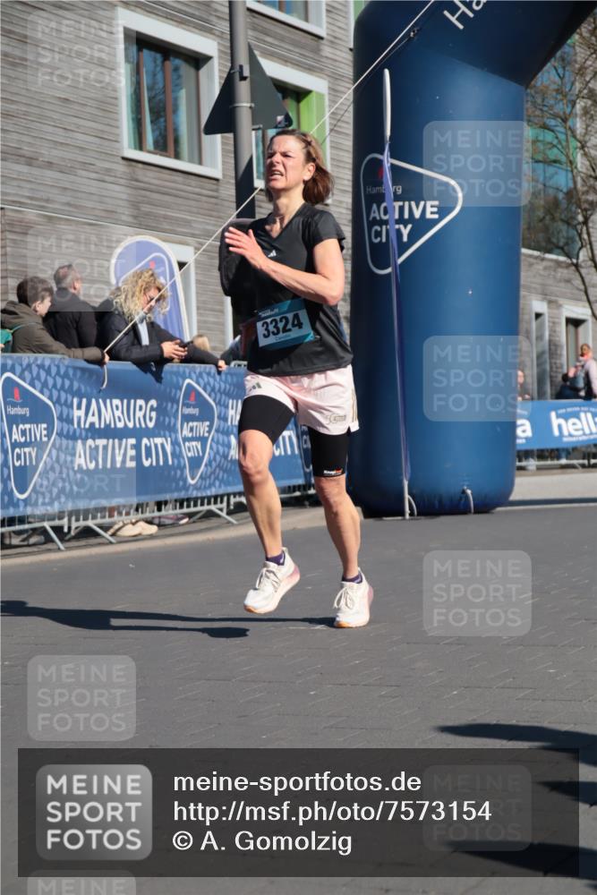 06.04.2025 - 44. Internationalen Wilhelmsburger Insellauf A. Gomolzig http://msf.ph/oto/7573154 06.04.2025 10:42:57 Ziel 3307, 3324, 4002, 4399, 4487 meine-sportfotos.de
