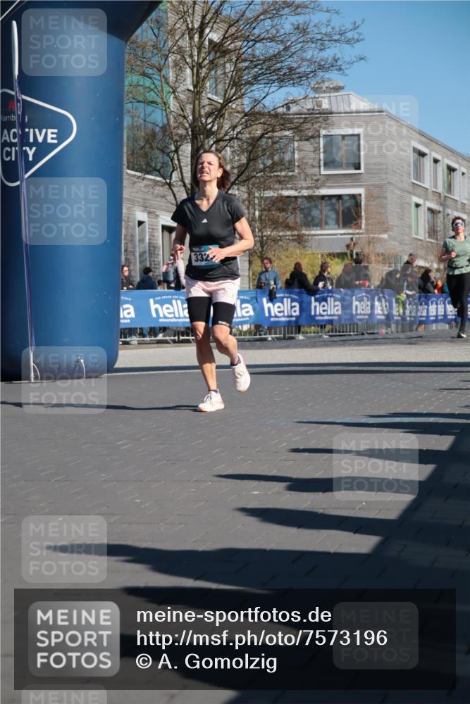 06.04.2025 - 44. Internationalen Wilhelmsburger Insellauf A. Gomolzig http://msf.ph/oto/7573196 06.04.2025 10:42:56 Ziel 3307, 3324, 4002, 4185, 4399, 4487 meine-sportfotos.de