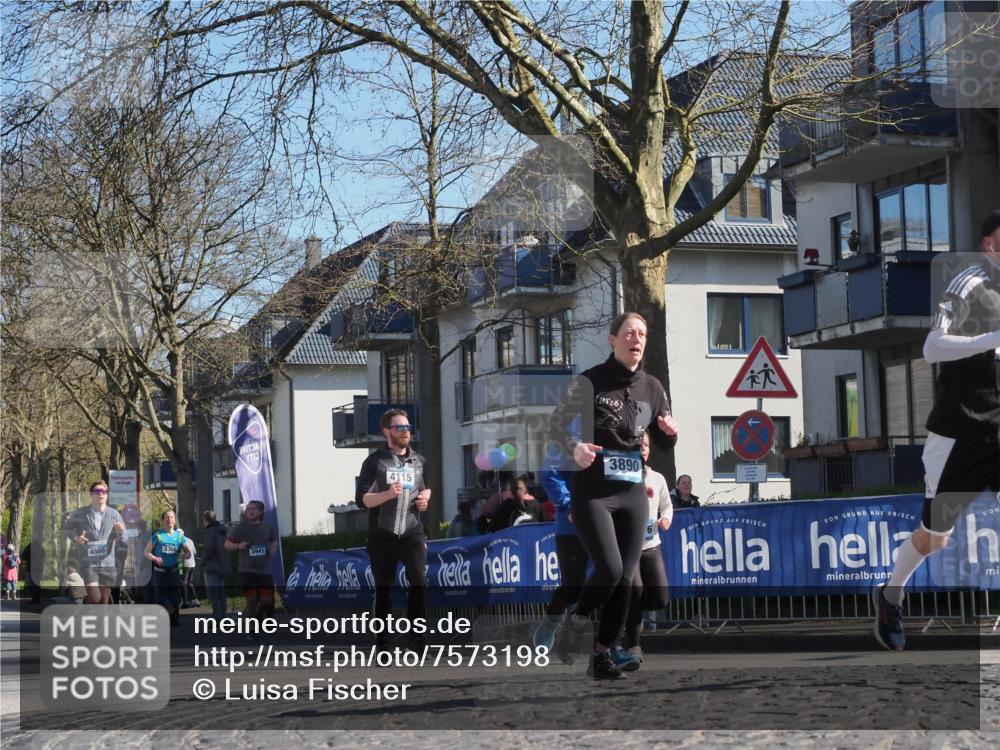 06.04.2025 - 44. Internationalen Wilhelmsburger Insellauf Luisa Fischer http://msf.ph/oto/7573198 06.04.2025 10:41:35 Ziel 4115, 1, 26, 3890, 3308, 3941 meine-sportfotos.de