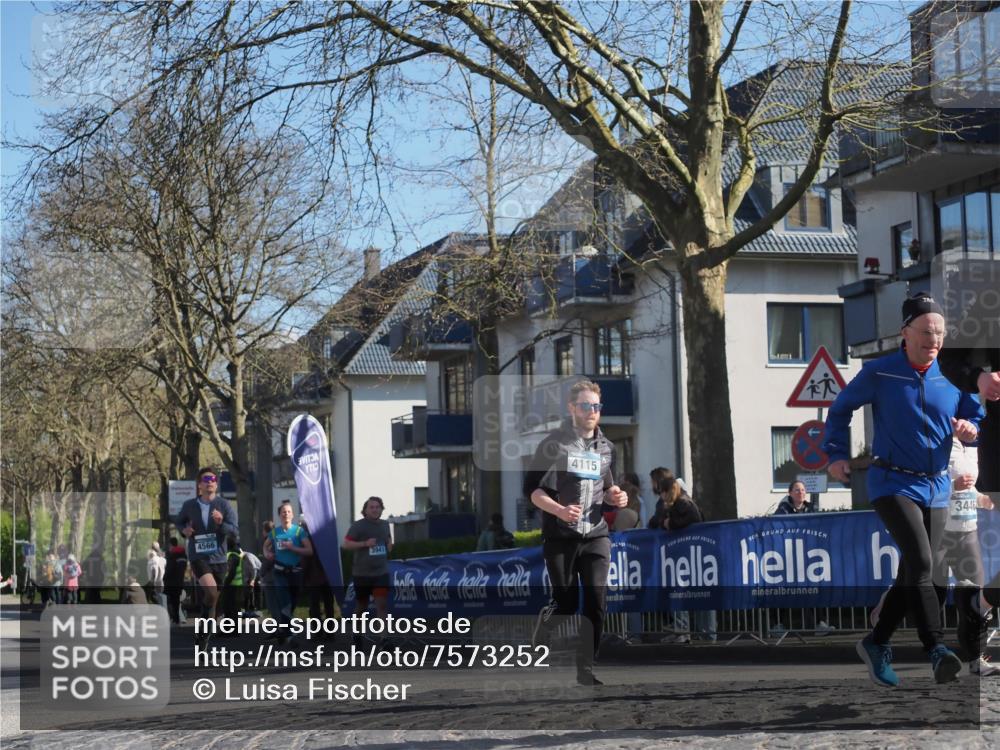 06.04.2025 - 44. Internationalen Wilhelmsburger Insellauf Luisa Fischer http://msf.ph/oto/7573252 06.04.2025 10:41:36 Ziel 4566, 3941, 4115, 3446 meine-sportfotos.de