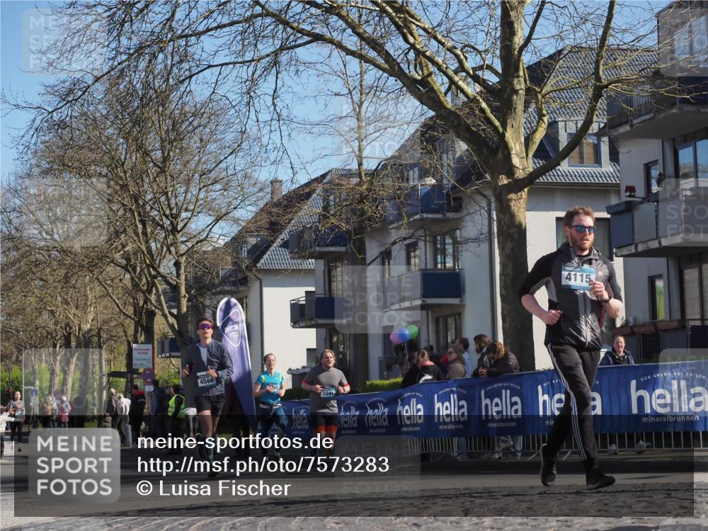 06.04.2025 - 44. Internationalen Wilhelmsburger Insellauf Luisa Fischer http://msf.ph/oto/7573283 06.04.2025 10:41:36 Ziel 4566, 3941, 4115 meine-sportfotos.de