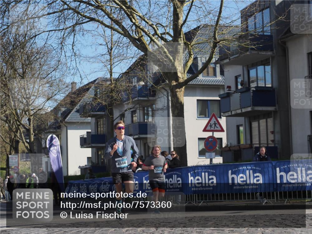 06.04.2025 - 44. Internationalen Wilhelmsburger Insellauf Luisa Fischer http://msf.ph/oto/7573360 06.04.2025 10:41:38 Ziel 4566, 4566, 3941 meine-sportfotos.de