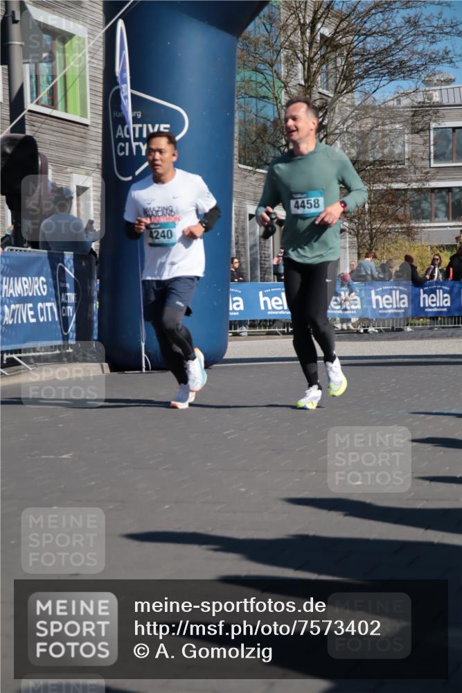 06.04.2025 - 44. Internationalen Wilhelmsburger Insellauf A. Gomolzig http://msf.ph/oto/7573402 06.04.2025 10:42:28 Ziel 3320, 3503, 3903, 4240, 4297, 4458 meine-sportfotos.de
