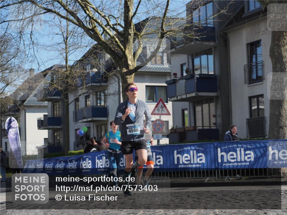 06.04.2025 - 44. Internationalen Wilhelmsburger Insellauf Luisa Fischer http://msf.ph/oto/7573403 06.04.2025 10:41:39 Ziel 33, 4566, 4566, 41 meine-sportfotos.de