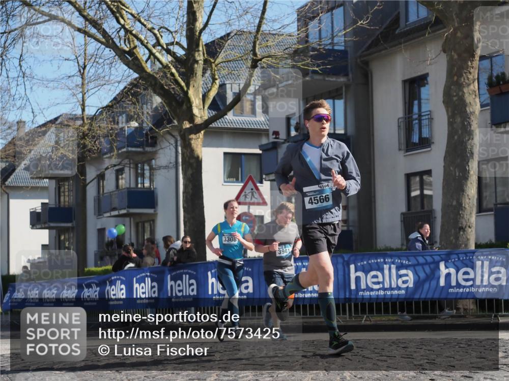 06.04.2025 - 44. Internationalen Wilhelmsburger Insellauf Luisa Fischer http://msf.ph/oto/7573425 06.04.2025 10:41:39 Ziel 3308, 3941, 4566, 4566 meine-sportfotos.de