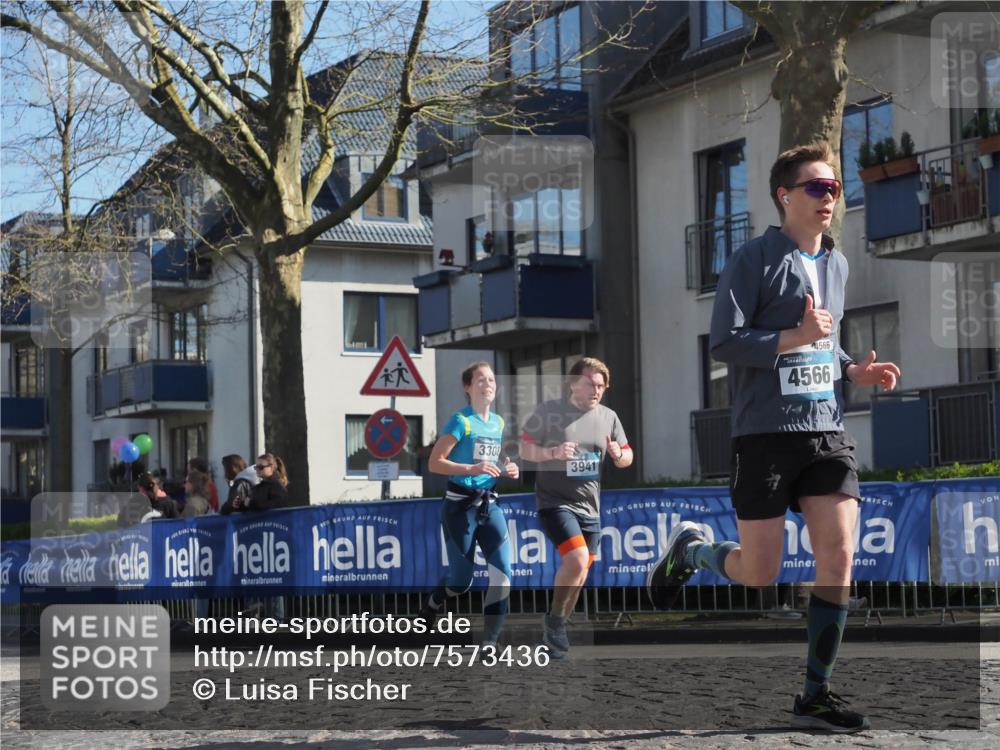 06.04.2025 - 44. Internationalen Wilhelmsburger Insellauf Luisa Fischer http://msf.ph/oto/7573436 06.04.2025 10:41:40 Ziel 3308, 3941, 4566, 4566 meine-sportfotos.de