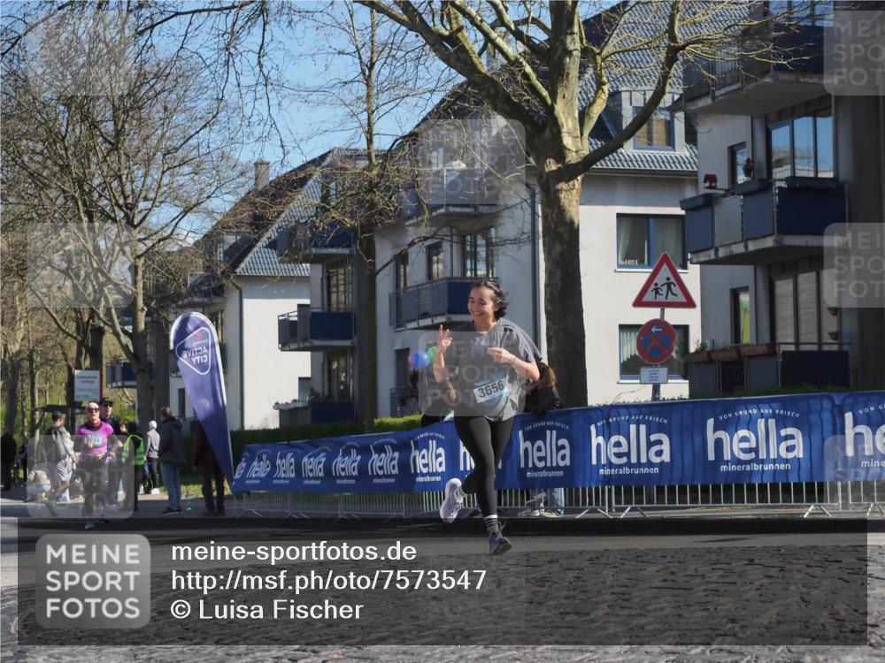 06.04.2025 - 44. Internationalen Wilhelmsburger Insellauf Luisa Fischer http://msf.ph/oto/7573547 06.04.2025 10:41:46 Ziel 3656, 3093 meine-sportfotos.de