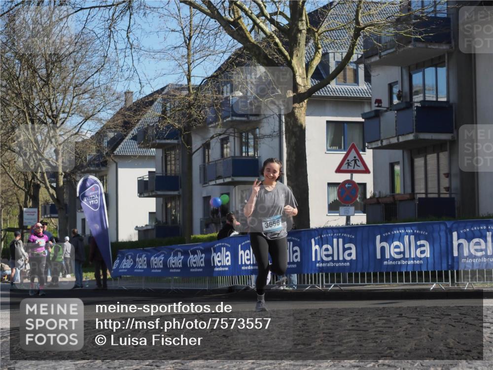 06.04.2025 - 44. Internationalen Wilhelmsburger Insellauf Luisa Fischer http://msf.ph/oto/7573557 06.04.2025 10:41:46 Ziel 3656 meine-sportfotos.de