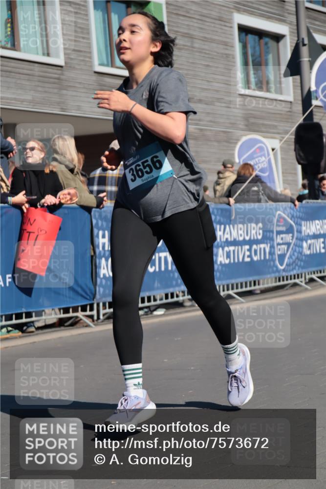06.04.2025 - 44. Internationalen Wilhelmsburger Insellauf A. Gomolzig http://msf.ph/oto/7573672 06.04.2025 10:41:55 Ziel 3093, 3308, 3656, 3744, 3941 meine-sportfotos.de