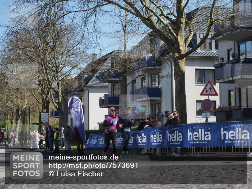 06.04.2025 - 44. Internationalen Wilhelmsburger Insellauf Luisa Fischer http://msf.ph/oto/7573691 06.04.2025 10:41:48 Ziel 3093, 3744 meine-sportfotos.de
